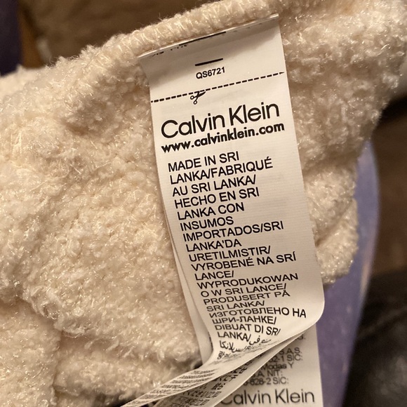 Calvin Klein Top - Picture 3 of 6